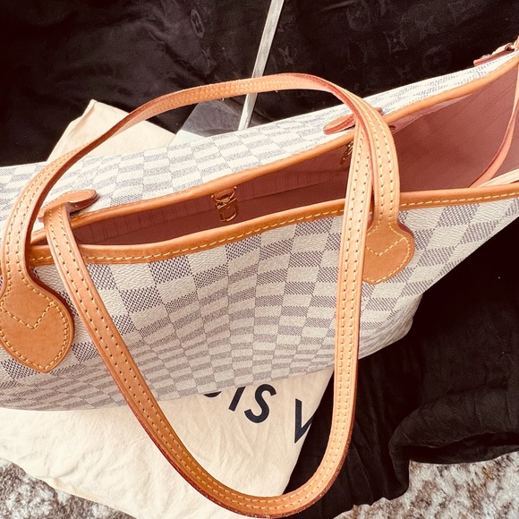 Authentic Louis Vuitton Neverfull GM in Damier Azur Canvas - Picture 9 of 14